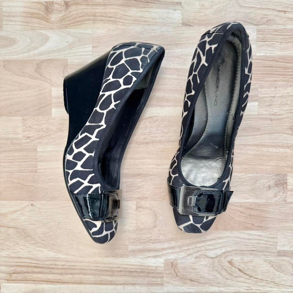 Giraffe Print Buckle Wedge Size 8.5